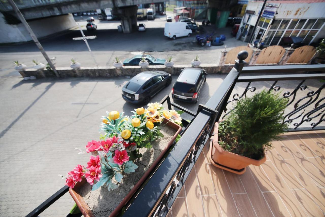 Hotel Tamari Кутаиси Экстерьер фото