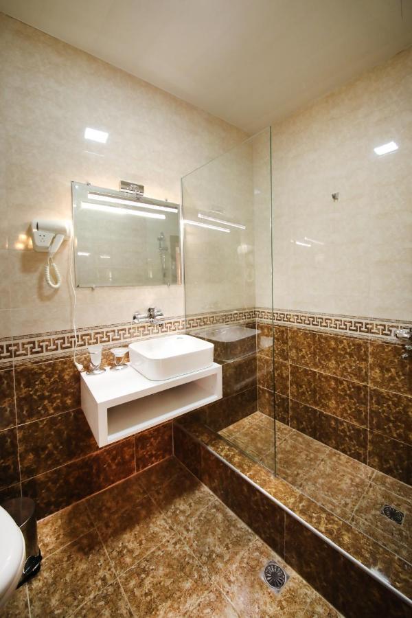 Hotel Tamari Кутаиси Экстерьер фото